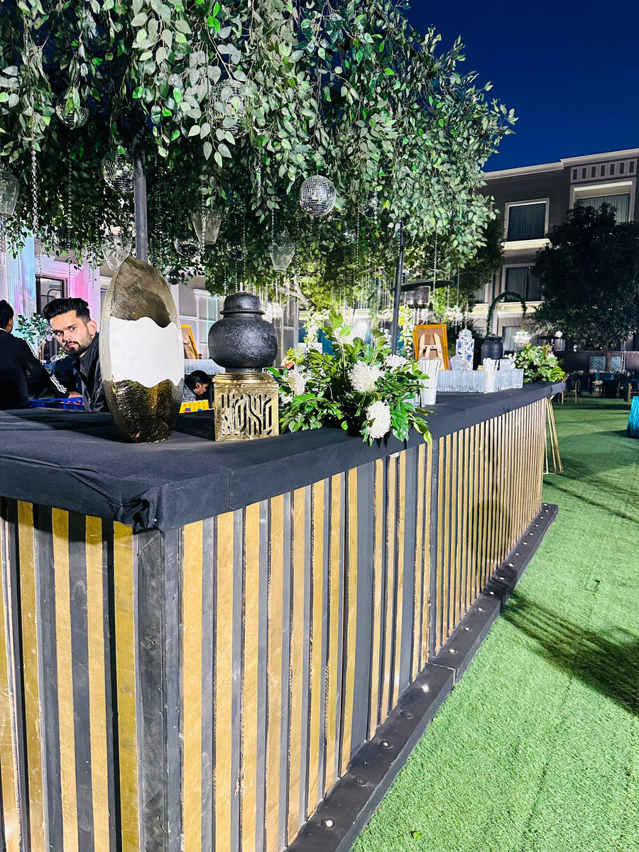 Jaya & Nikunj: sangeet décor
